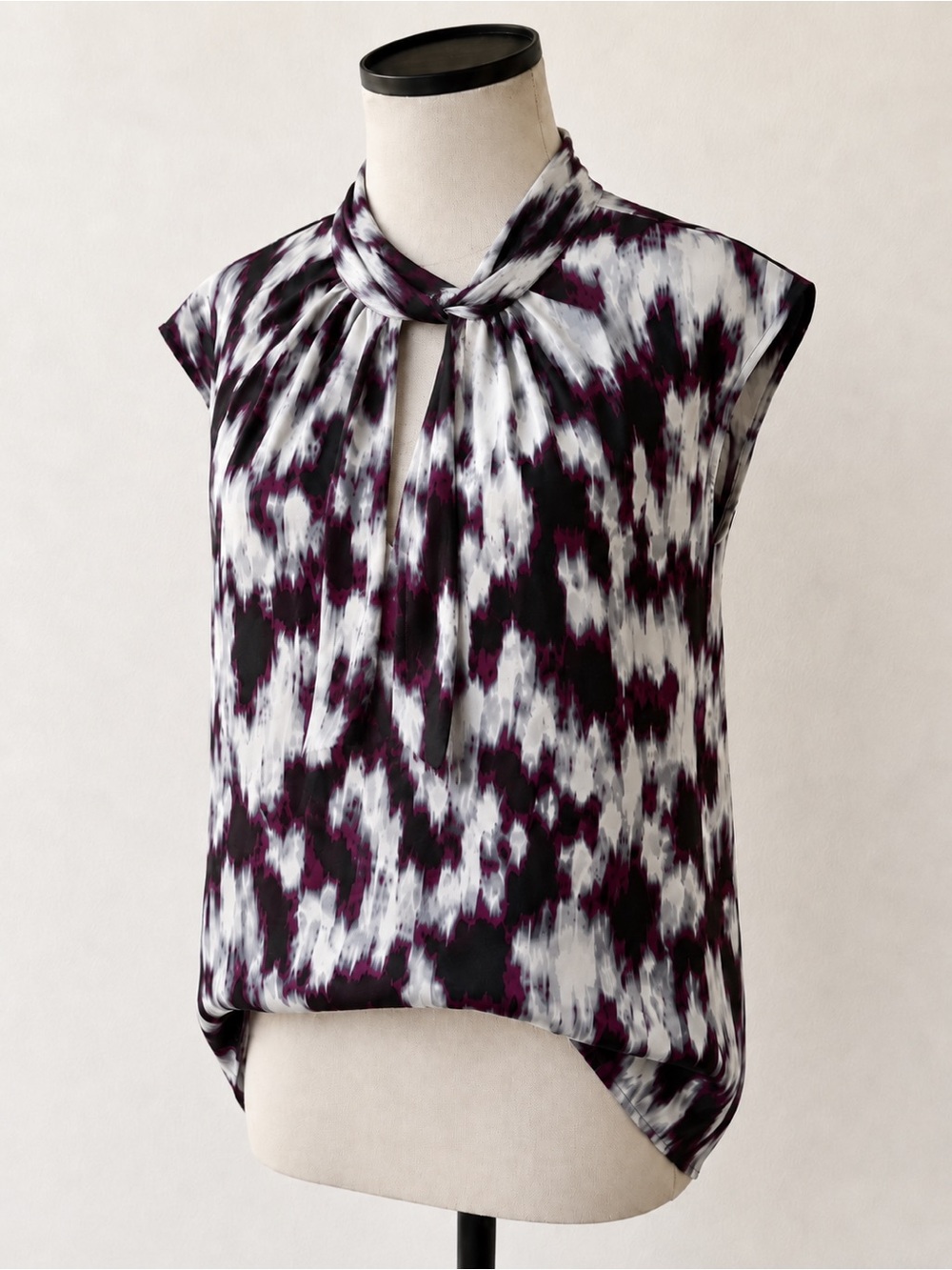 Calvin Klein XL Twist Neck Blouse Purple Black Ikat Print Cap Sleeve Career